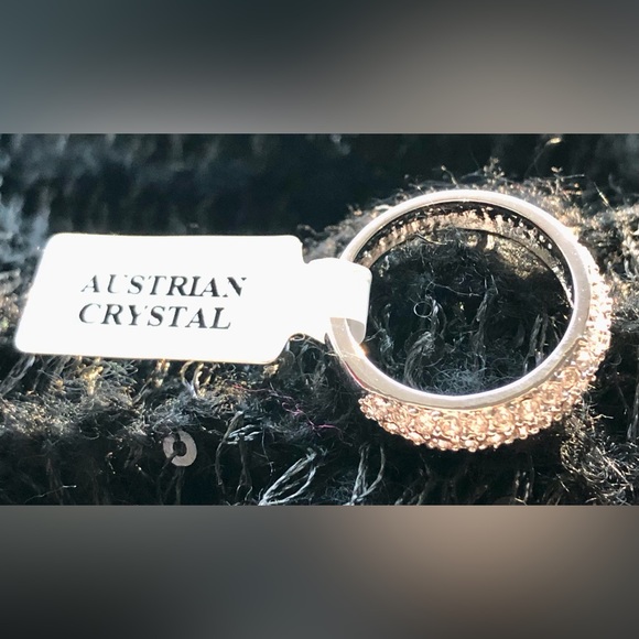 Austrian Crystal Silver Tone Ring - Picture 8 of 10